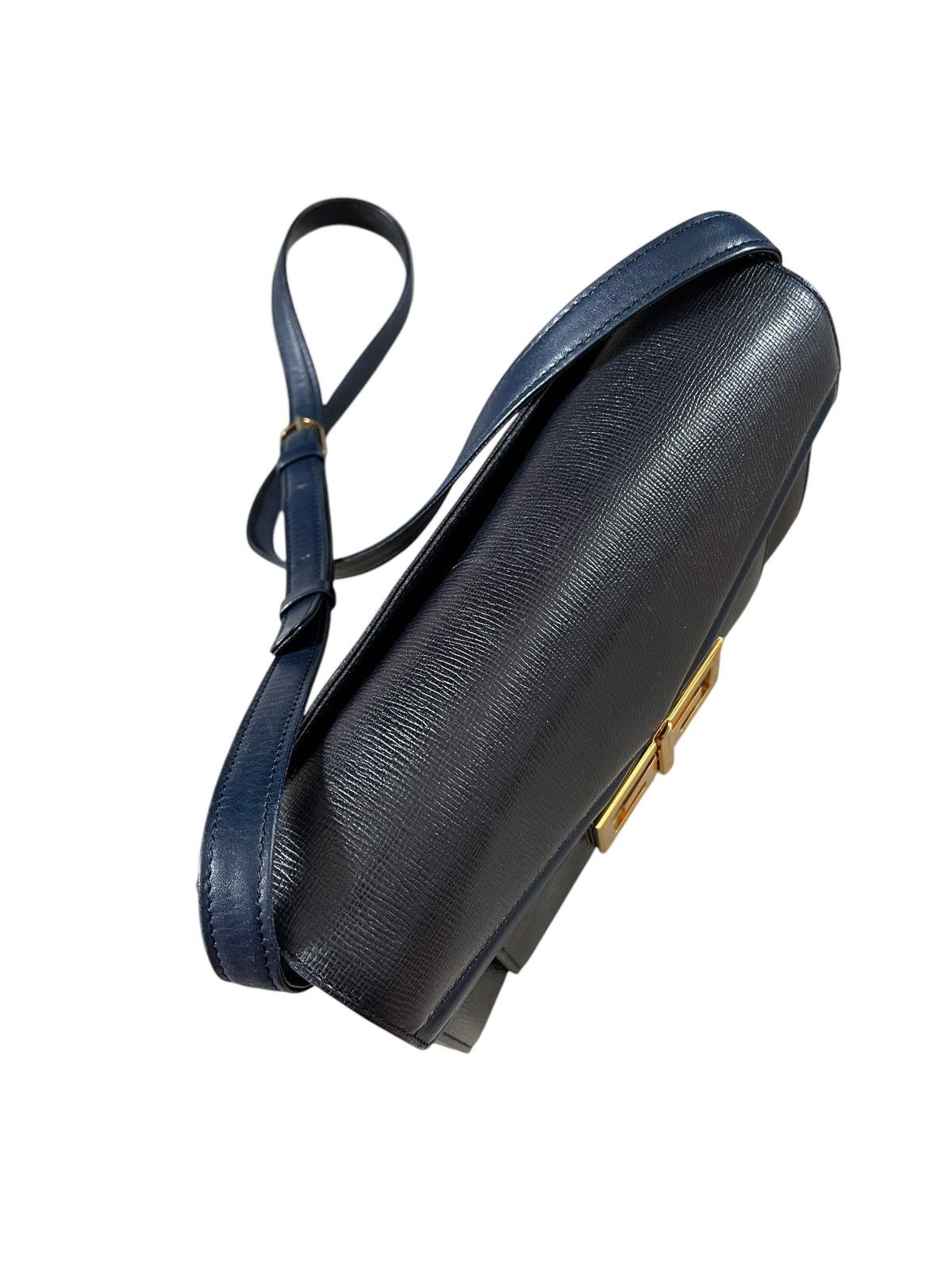Givenchy 1980 Givenchy Leather Sling Bag Size ONE SIZE - 5 Thumbnail