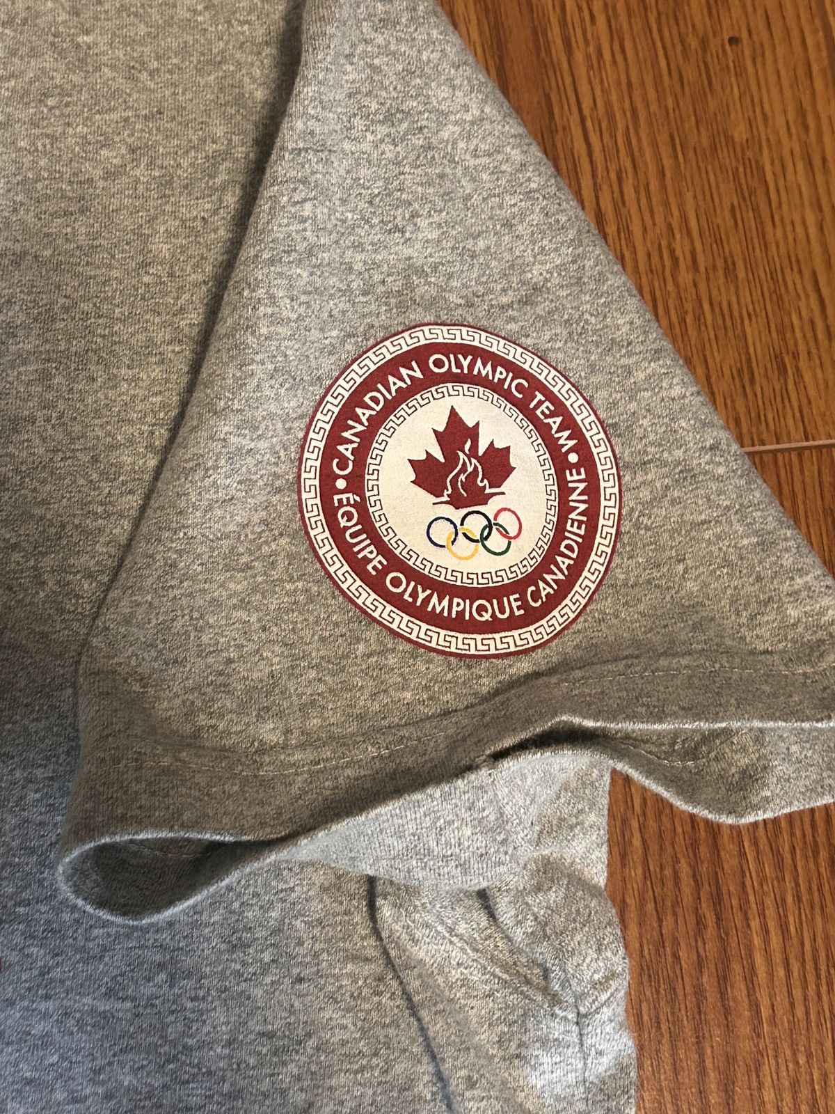 Roots 2004 Roots Athens Winter Olympics Canada Baggy Gray Tee Size US L / EU 52-54 / 3 - 7 Thumbnail