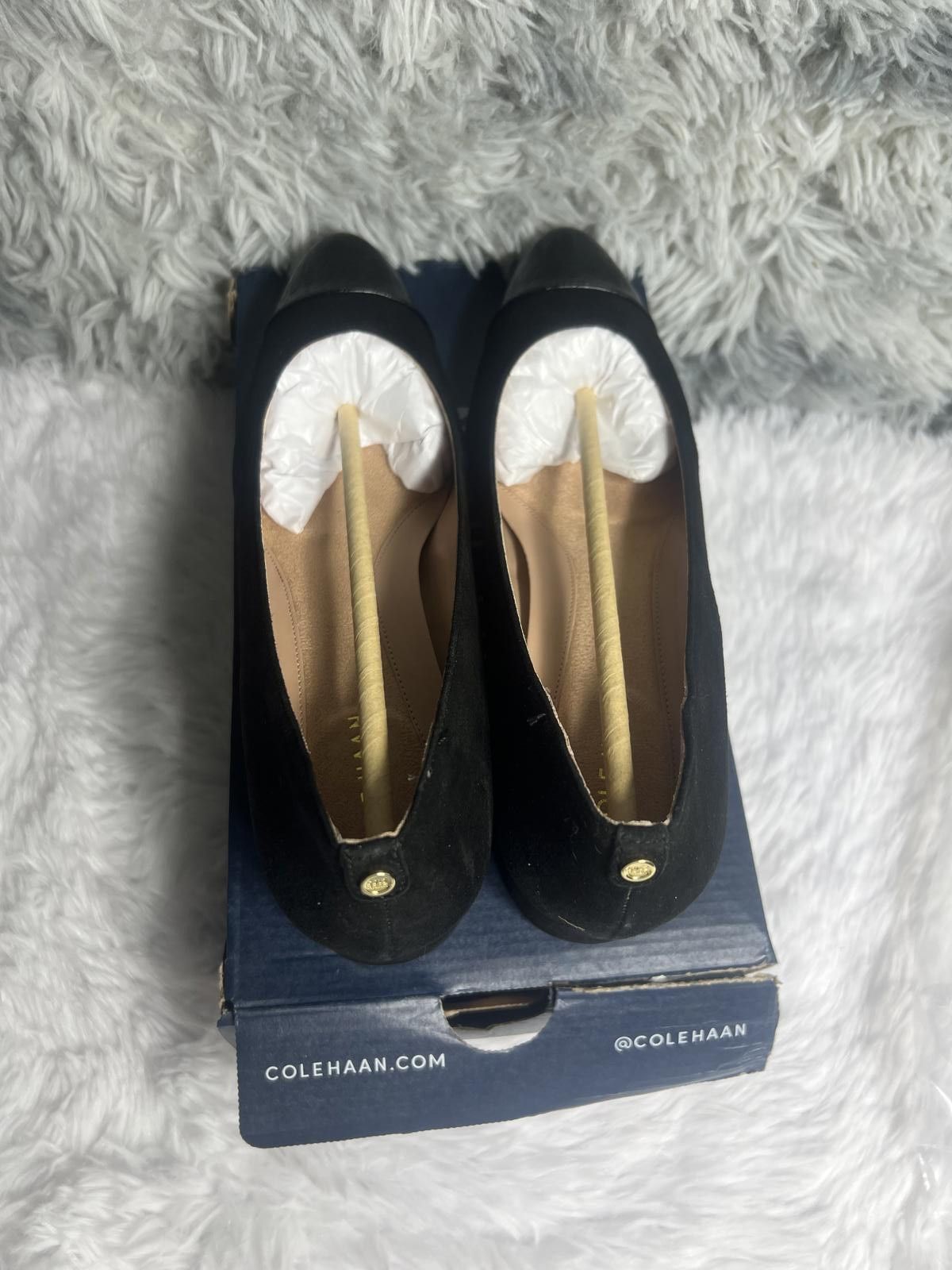 Cole Haan Cole Haan Black Low Block Heel Pumps with Croc-Embossed Toe Size US 7.5 / IT 37.5 - 8 Thumbnail