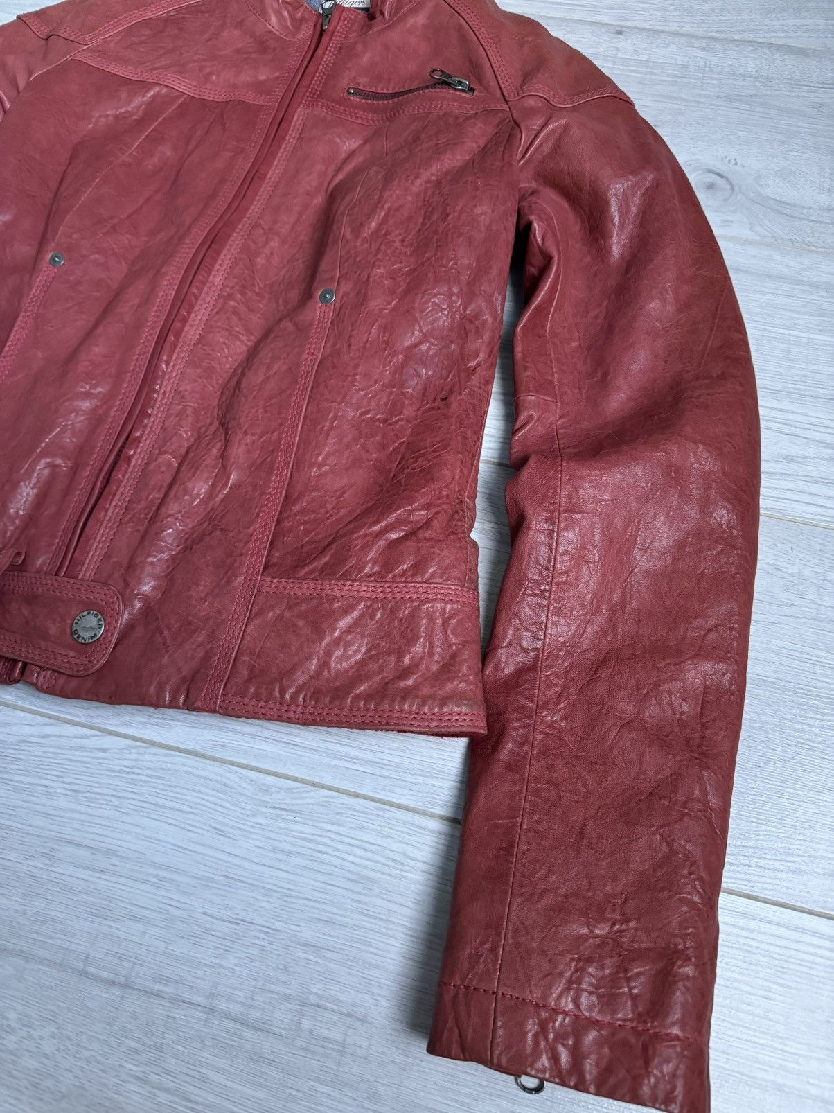 Designer × Tommy Hilfiger × Vintage Vintage Tommy Hilfiger women’s Leather Jacket Size XS / US 0-2 / IT 36-38 - 2 Thumbnail