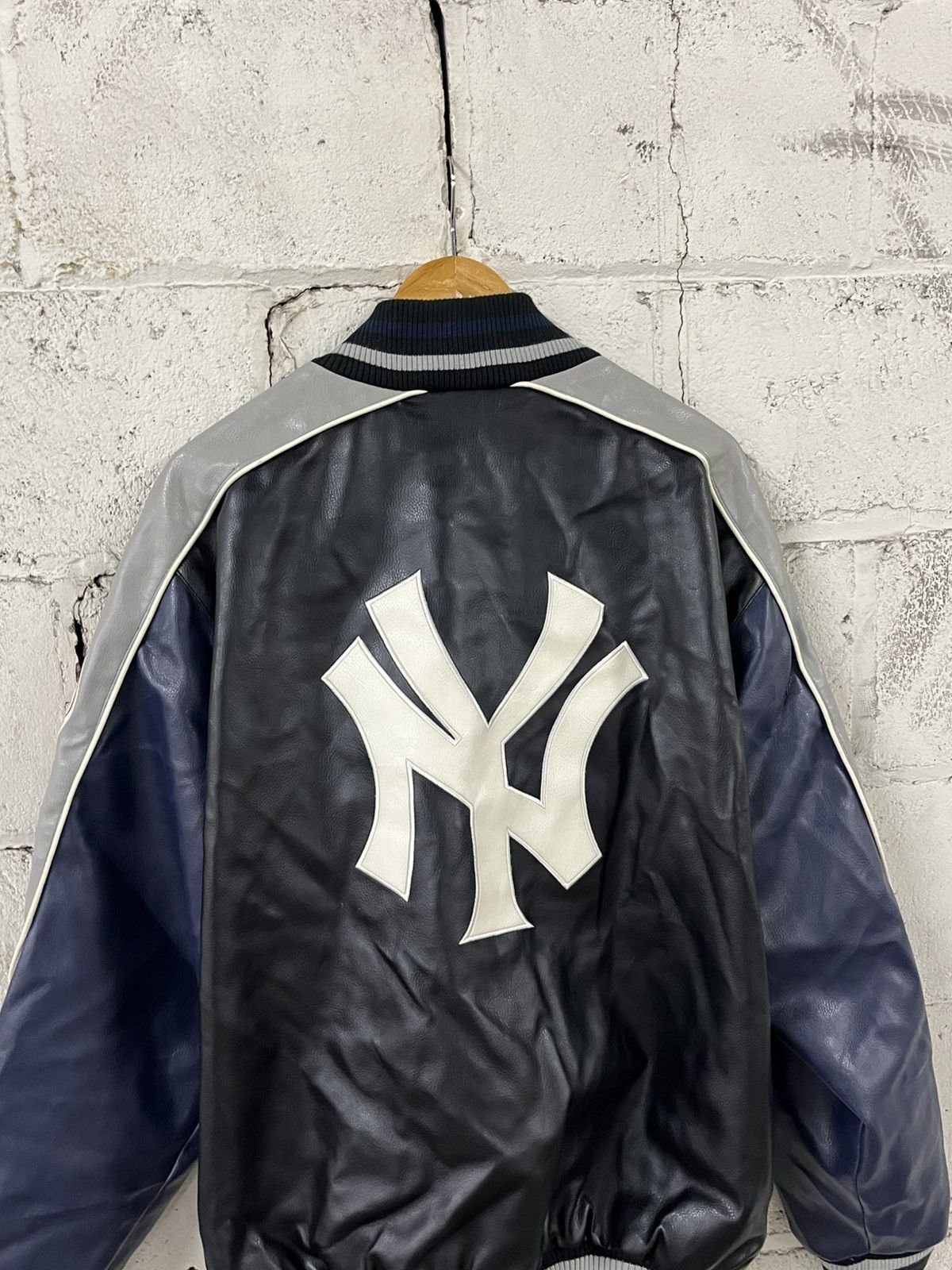New York Yankees Vintage NY Yankees leather jacket 90s rare hype streetwear Size US L / EU 52-54 / 3 - 9 Thumbnail