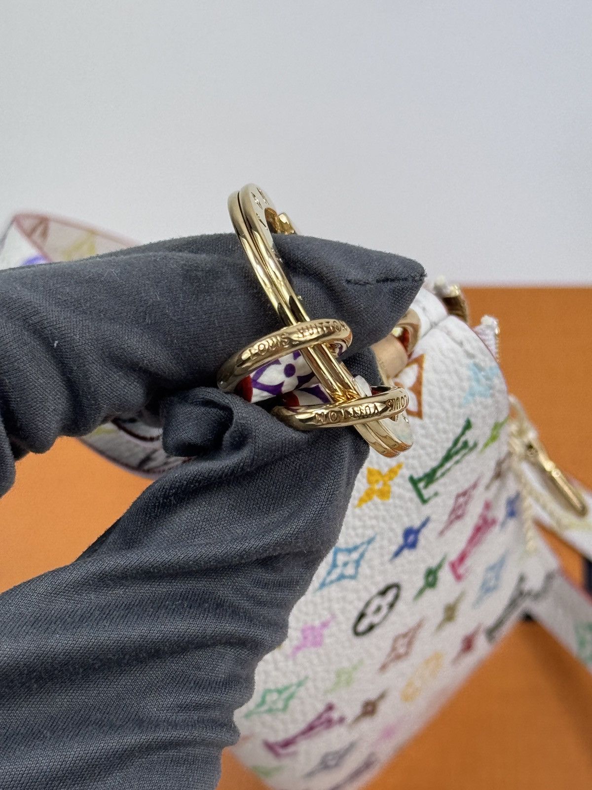 Louis Vuitton × Takashi Murakami LV X TM PHONE HOLDER M14099 Size ONE SIZE - 8 Thumbnail