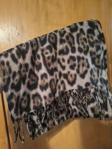 Japanese Brand Leopard Tassels Shawl Imitation Cashmere Scarf Size ONE SIZE - 3 Thumbnail