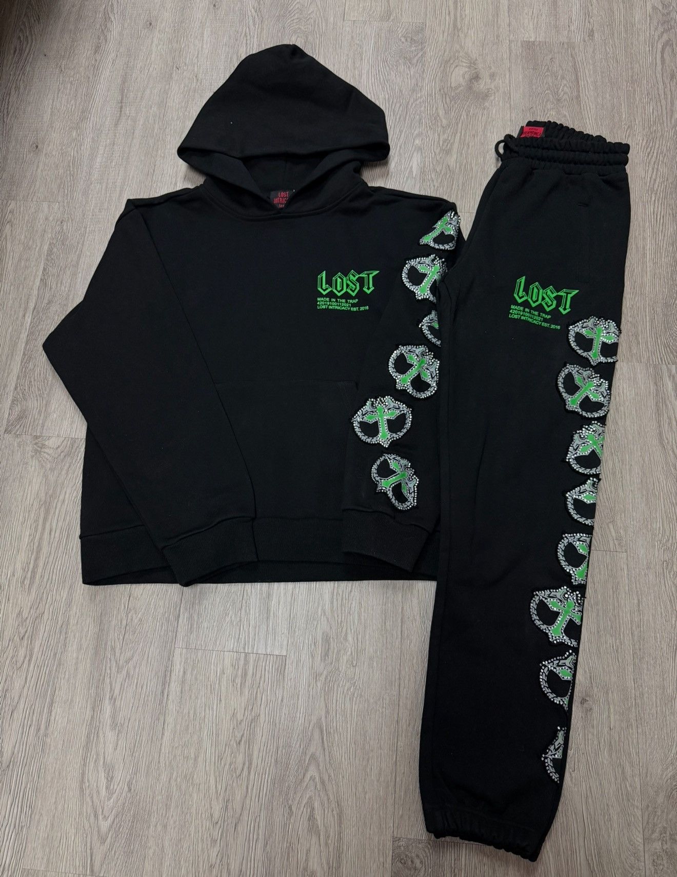 LOST INTRICACY Lost intricacy blaxk green mitt sweatsuit Size US S / EU 44-46 / 1 - 1 Preview