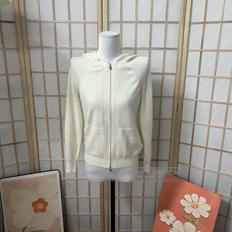 Loro Piana Loro Piana White cashmere hooded sweatshirt Size XS / US 0-2 / IT 36-38 - 1 Thumbnail