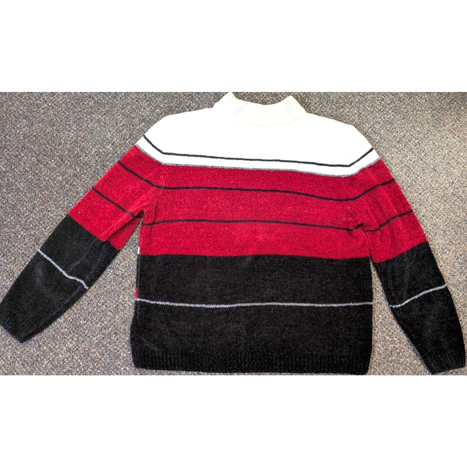 Vintage VINTAGE Alfred Dunner Pullover Sweater Geometric Chenille Black Red Cream M Women L1 Size M / US 6-8 / IT 42-44 - 6 Thumbnail