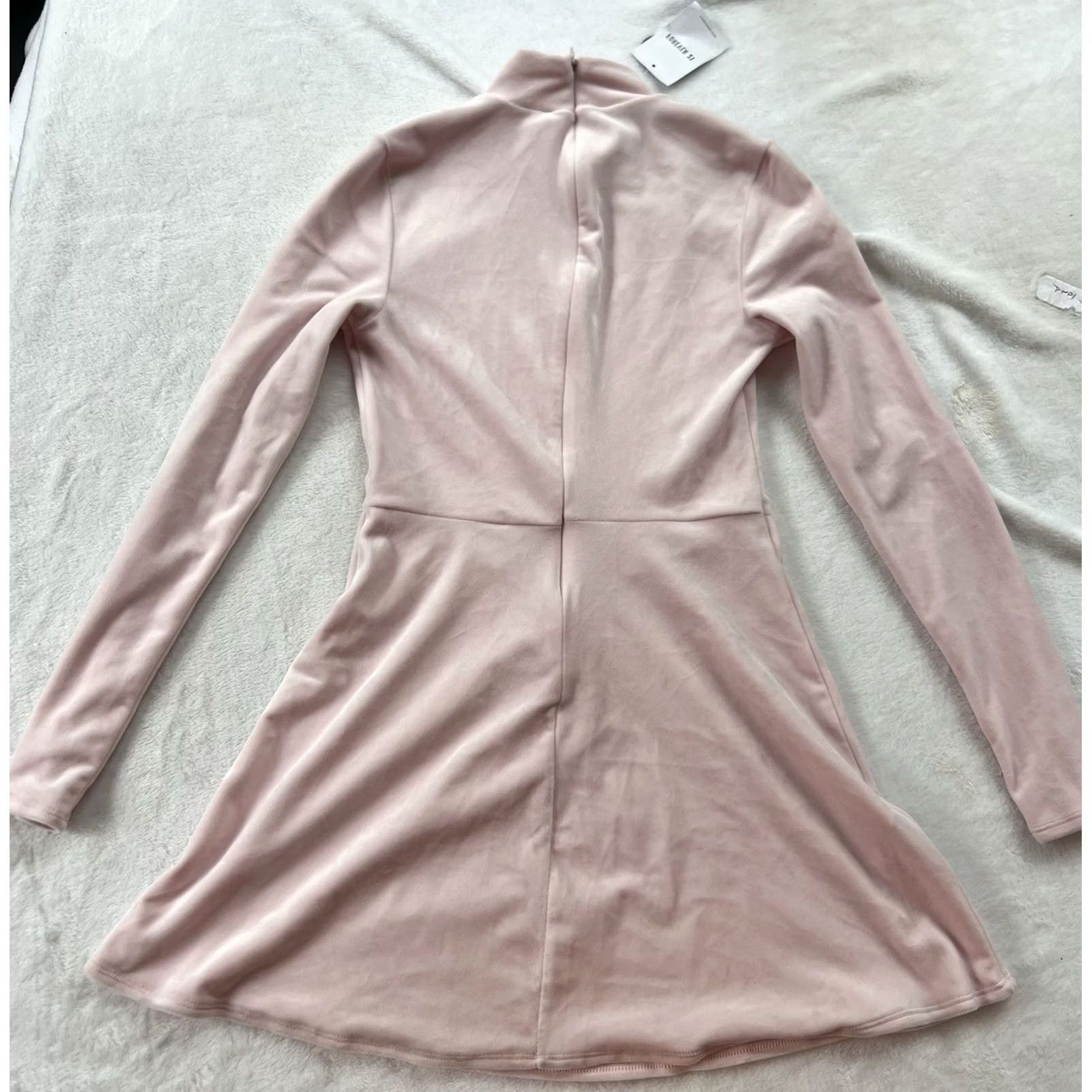 Forever 21 FOREVER 21 Light Pink Velvet Turtleneck Mini Dress Long Sleeve M NWT Women Size M / US 6-8 / IT 42-44 - 7 Thumbnail