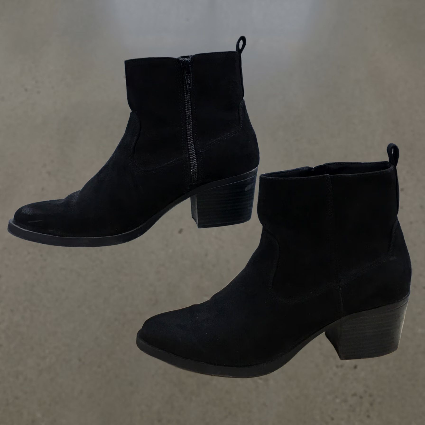 Old Navy Old Navy Chelsea Boots Womens 9 Black Suede Casual Chelsea Boot Matte Almond Toe Size US 9 / IT 39 - 1 Thumbnail
