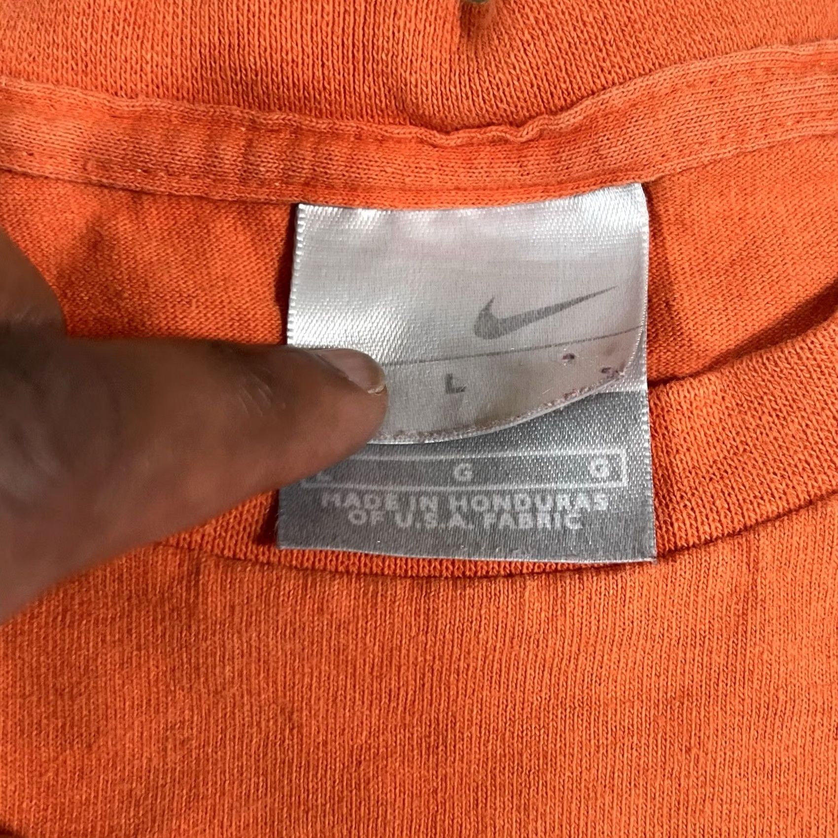 Nike VINTAGE Nike T-Shirt Orange L Men Silver Tag Spellout Big Swoosh Graphic 90s Metal Size US L / EU 52-54 / 3 - 3 Thumbnail