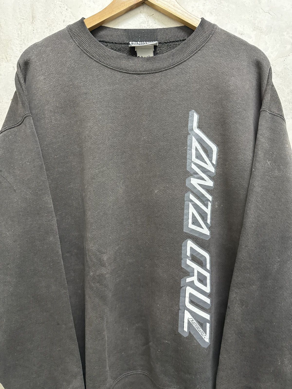 Santa Cruz Skateboards Vintage 90s Thrashed Santa Cruz Skateboard Sun Faded Hoodie Size US L / EU 52-54 / 3 - 2 Thumbnail