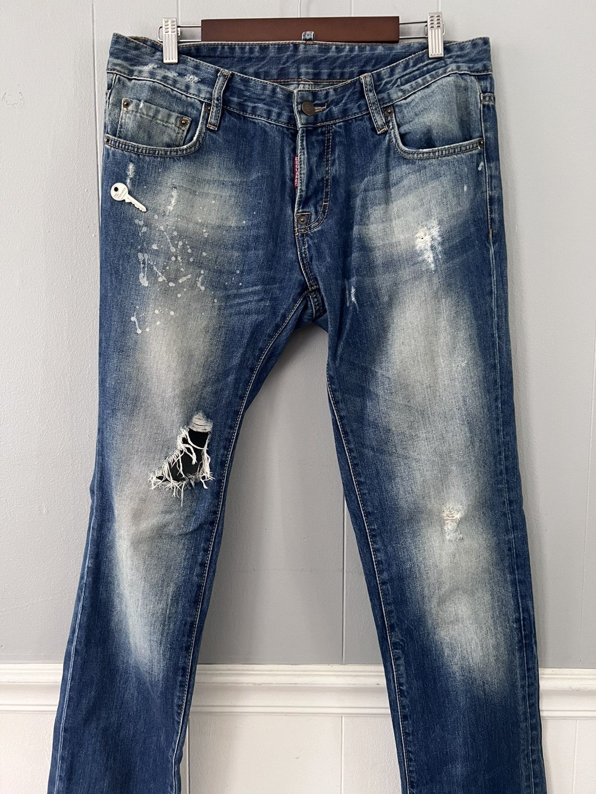 Dsquared2 Distressed D2 Key Accessory Jeans Size US 32 / EU 48 - 1 Thumbnail