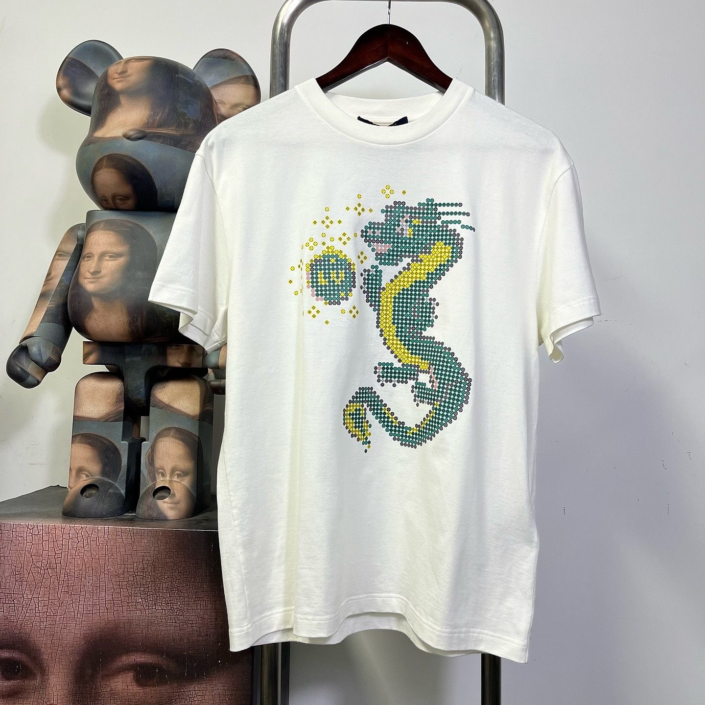 Louis Vuitton Louis Vuitton Dragon Print T-Shirt Size XS Size US XS / EU 42 / 0 - 1 Thumbnail