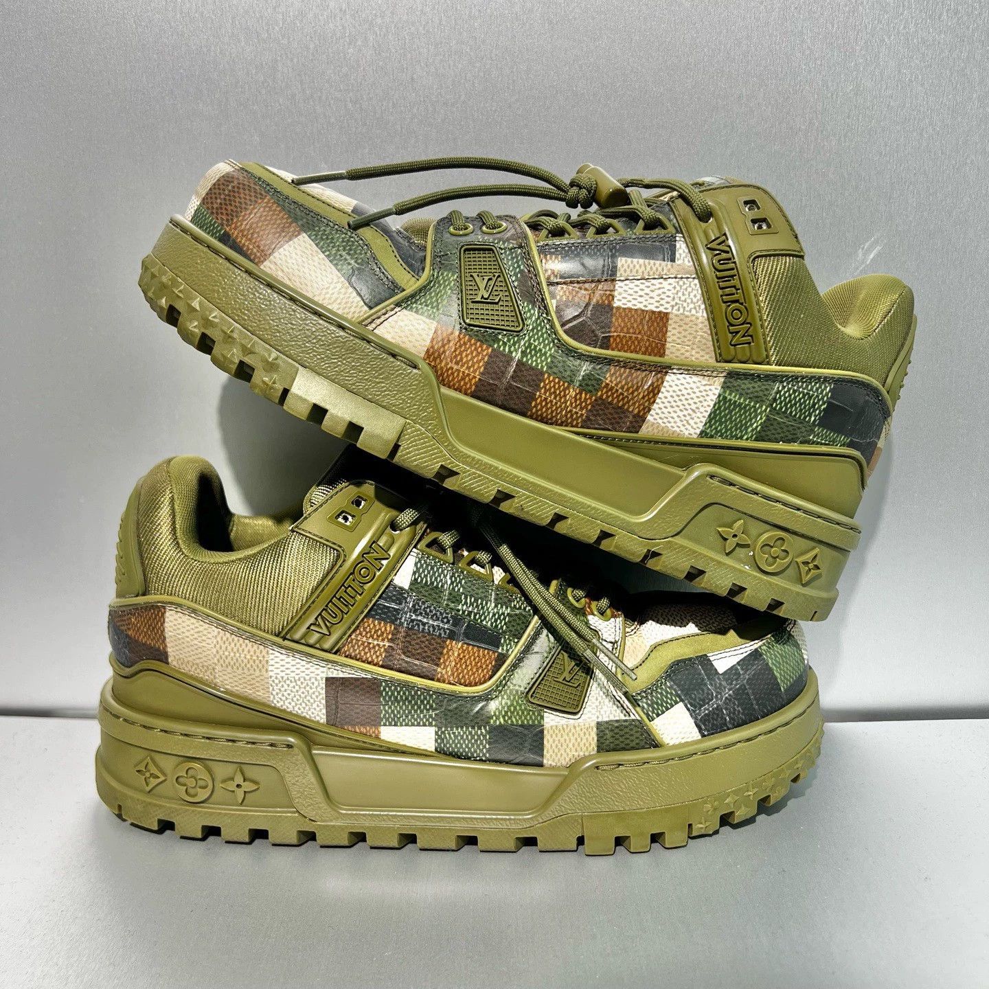 Louis Vuitton Louis Vuitton Williams Collaboration Camouflage Pufferfish Size US 8 / EU 41 - 4 Thumbnail