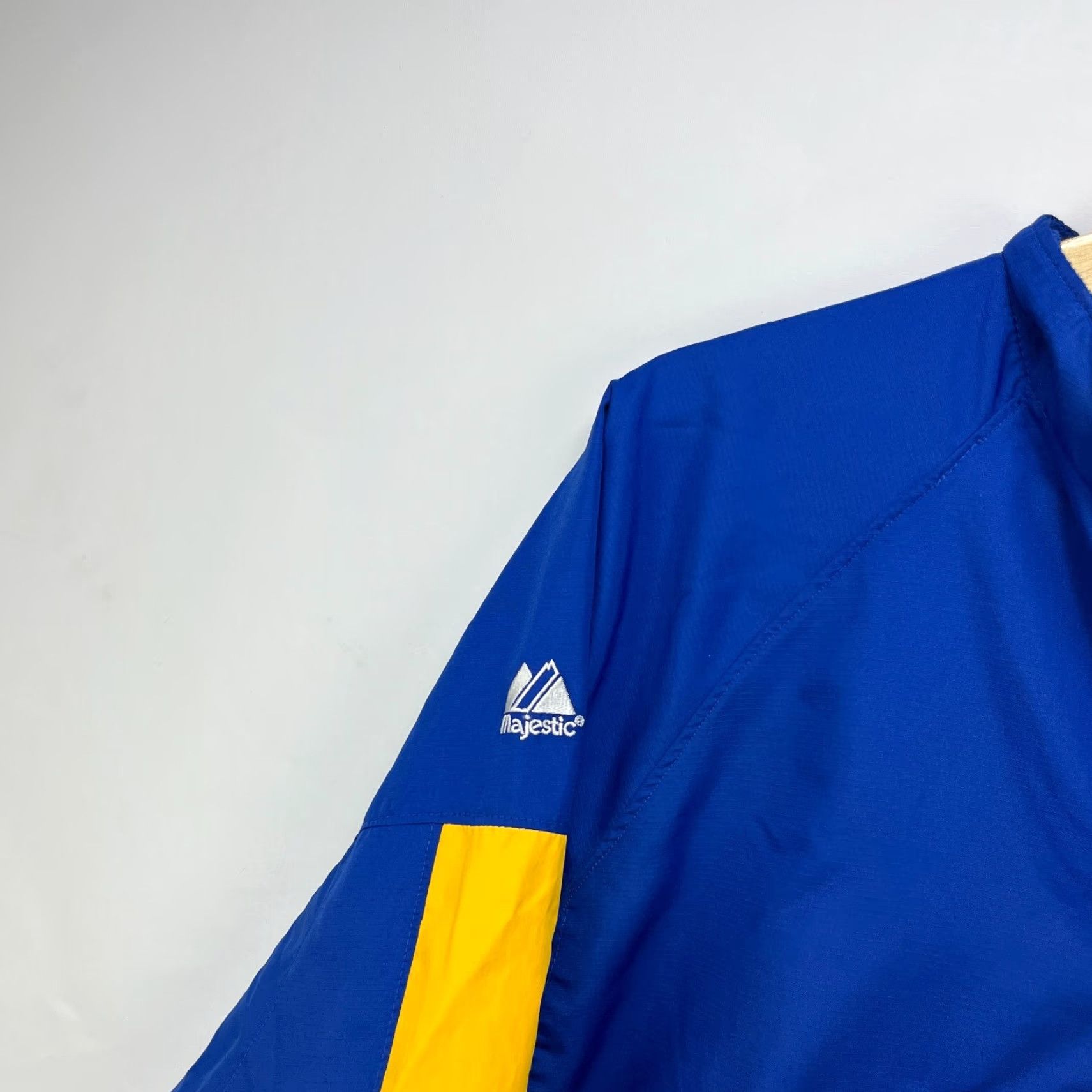 Vintage VINTAGE Majestic Milwaukee Brewers Windbreaker Jacket M Men Blue Nylon Size US M / EU 48-50 / 2 - 4 Thumbnail