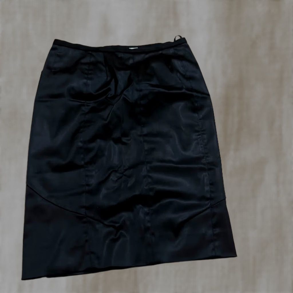 Nina Ricci VINTAGE Nina Ricci Skirt Women's Size 2 XS Black Silk Pencil Zipper Back Straight Knee Length Designer Classic 90s Size 26" / US 2 / IT 38 - 1 Thumbnail