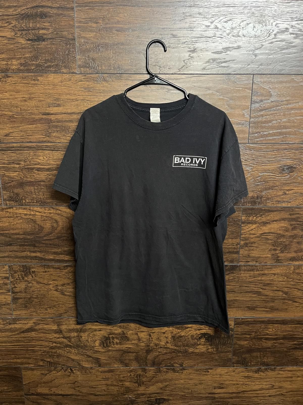 Designer Vtg Bad Ivy Records T-shirt - Record Label Bad Ivy T-shirt Size US L / EU 52-54 / 3 - 1 Thumbnail