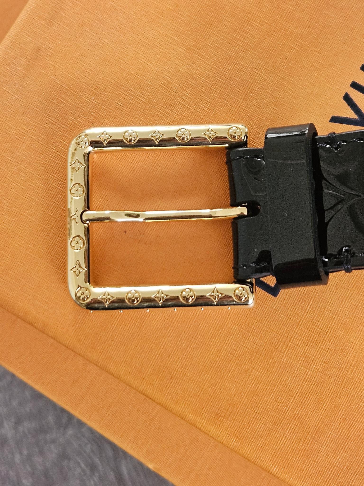 Louis Vuitton Patent Leather Size ONE SIZE - 3 Thumbnail