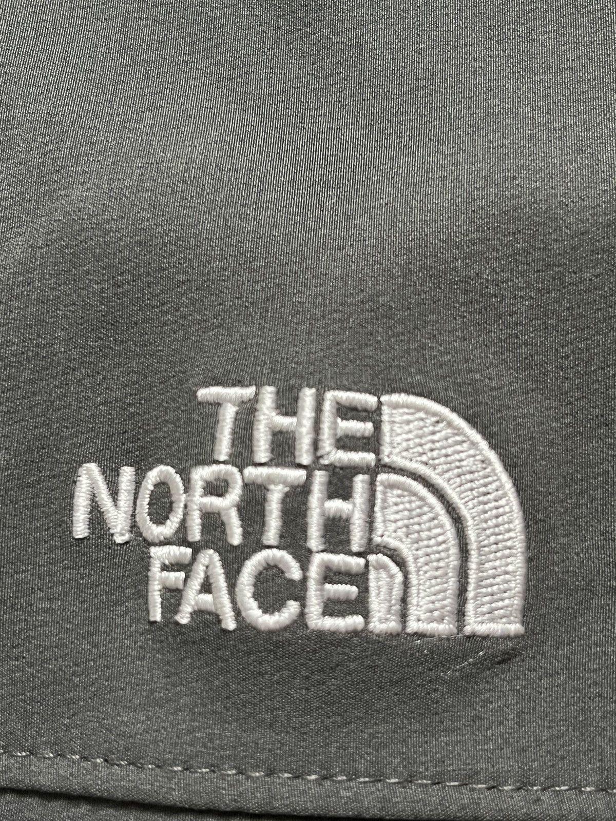 The North Face The North Face Windbreaker – Size XL Size US XL / EU 56 / 4 - 3 Thumbnail