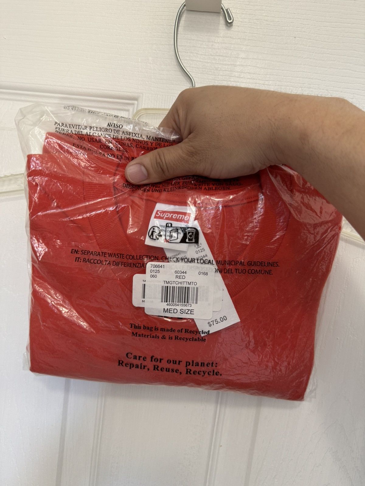 Supreme Supreme Tamagotchi Tomato T’shirt Size US M / EU 48-50 / 2 - 7 Thumbnail