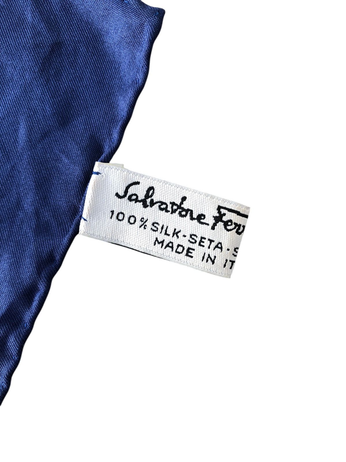 Salvatore Ferragamo Vintage Salvatore Ferragamo Silk Scarf Size ONE SIZE - 5 Thumbnail
