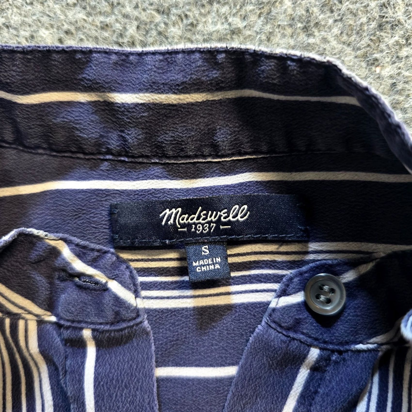 Madewell Madewell Top Womens Size S Blue White Stripe Silk Tunic Blouse V-Neck Pullover Long Sleeve Size S / US 4 / IT 40 - 5 Thumbnail