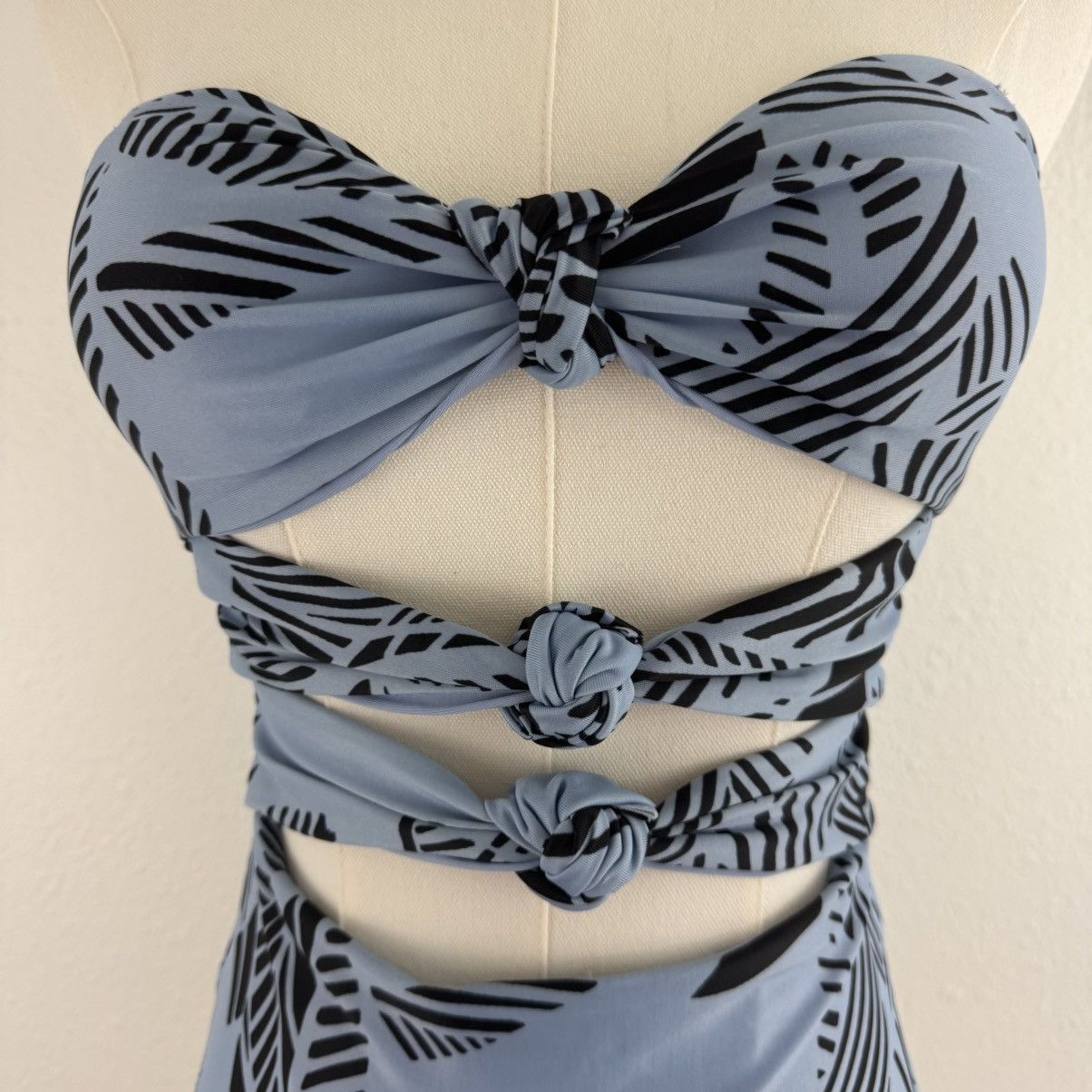 Other AERIE Blue Cheeky Strapless Triple Knot One Piece Swimsuit Size XS / US 0-2 / IT 36-38 - 7 Thumbnail