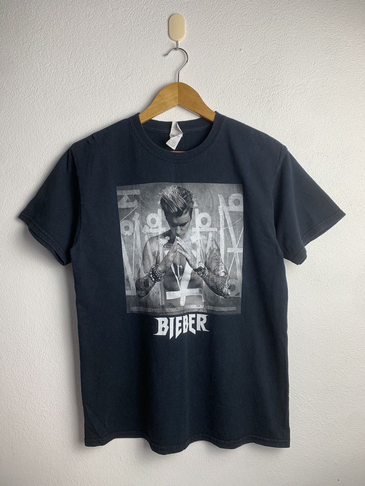Justin Bieber × Vintage Vintage Justin Bieber Purpose Tour Tee Uneven Faded Size US S / EU 44-46 / 1 - 1 Thumbnail