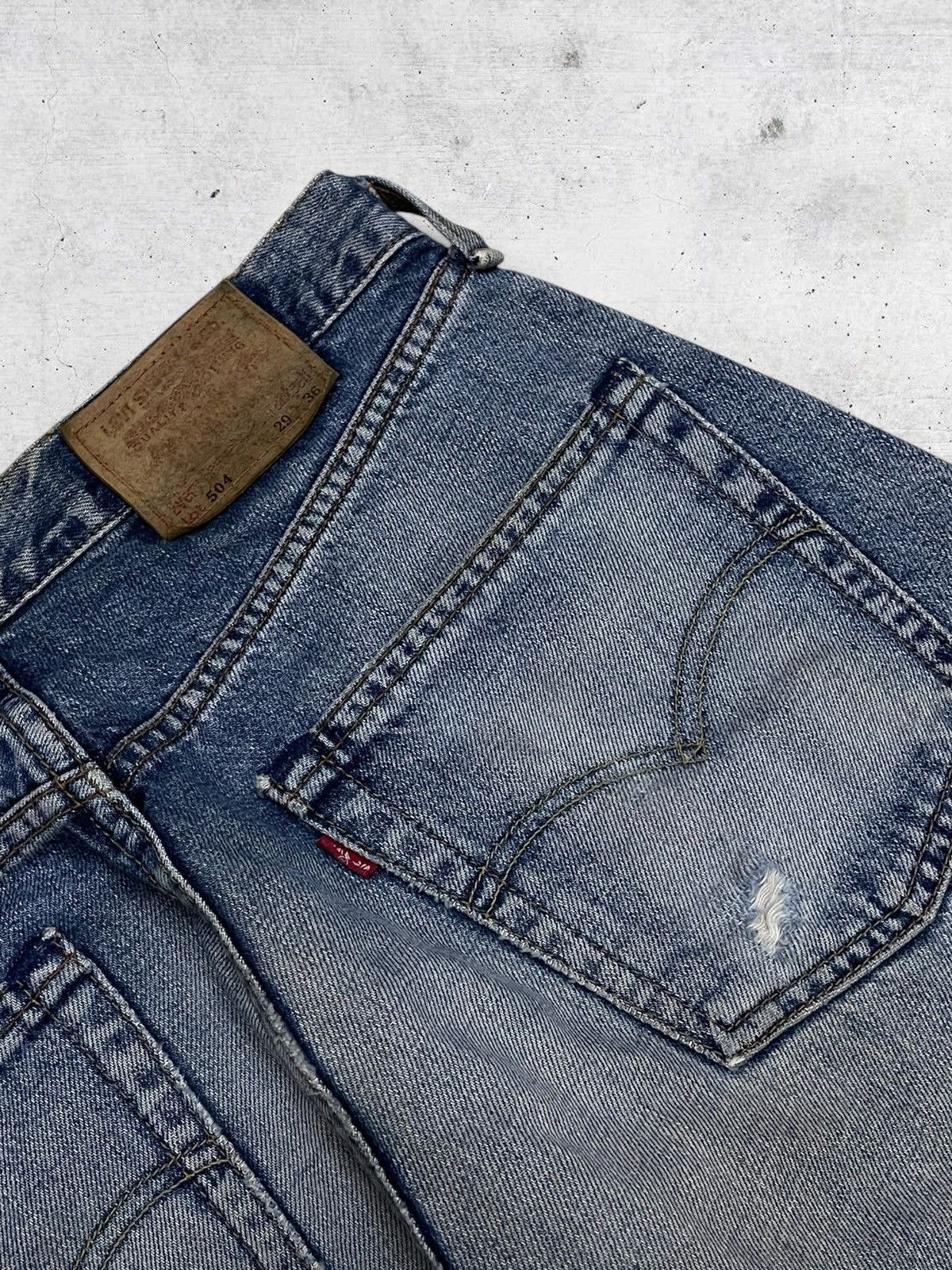 Levi's Vintage Clothing VINTAGE 504 LEVIS USA DESIGNER 90S BLUE WASHED OG DENIM Size US 29 - 15 Thumbnail
