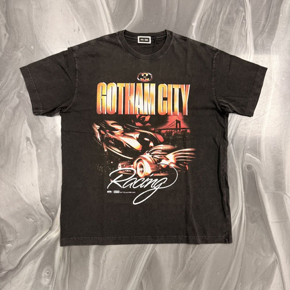 Kith Kith x Batman Batmobile Vintage Tee Size US L / EU 52-54 / 3 - 1 Thumbnail