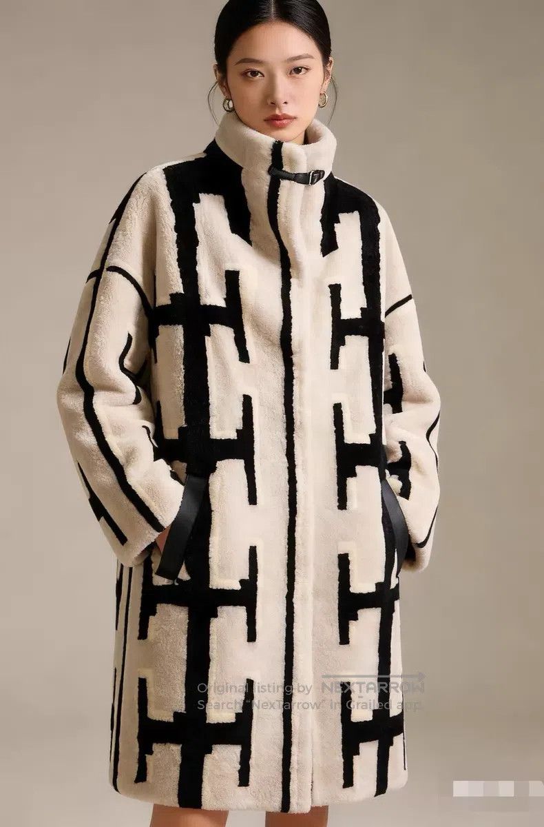 Hermes Hermes H-Print Fur Coat Size XXS / US 00 / IT 34 - 1 Thumbnail