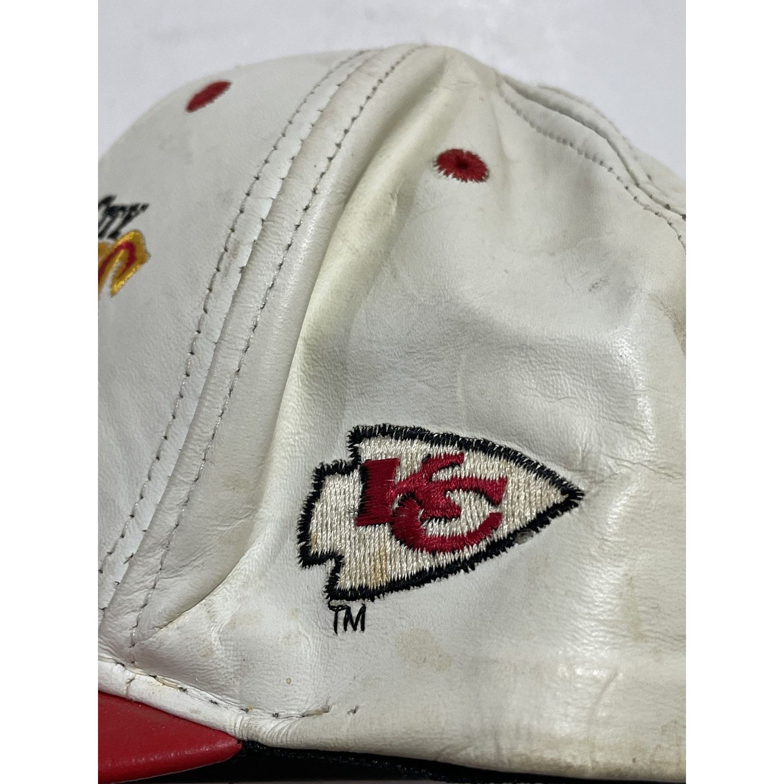 Other VINTAGE 90'S LEATHER KANSAS CITY CHIEFS SNAPBACK Size ONE SIZE - 4 Thumbnail