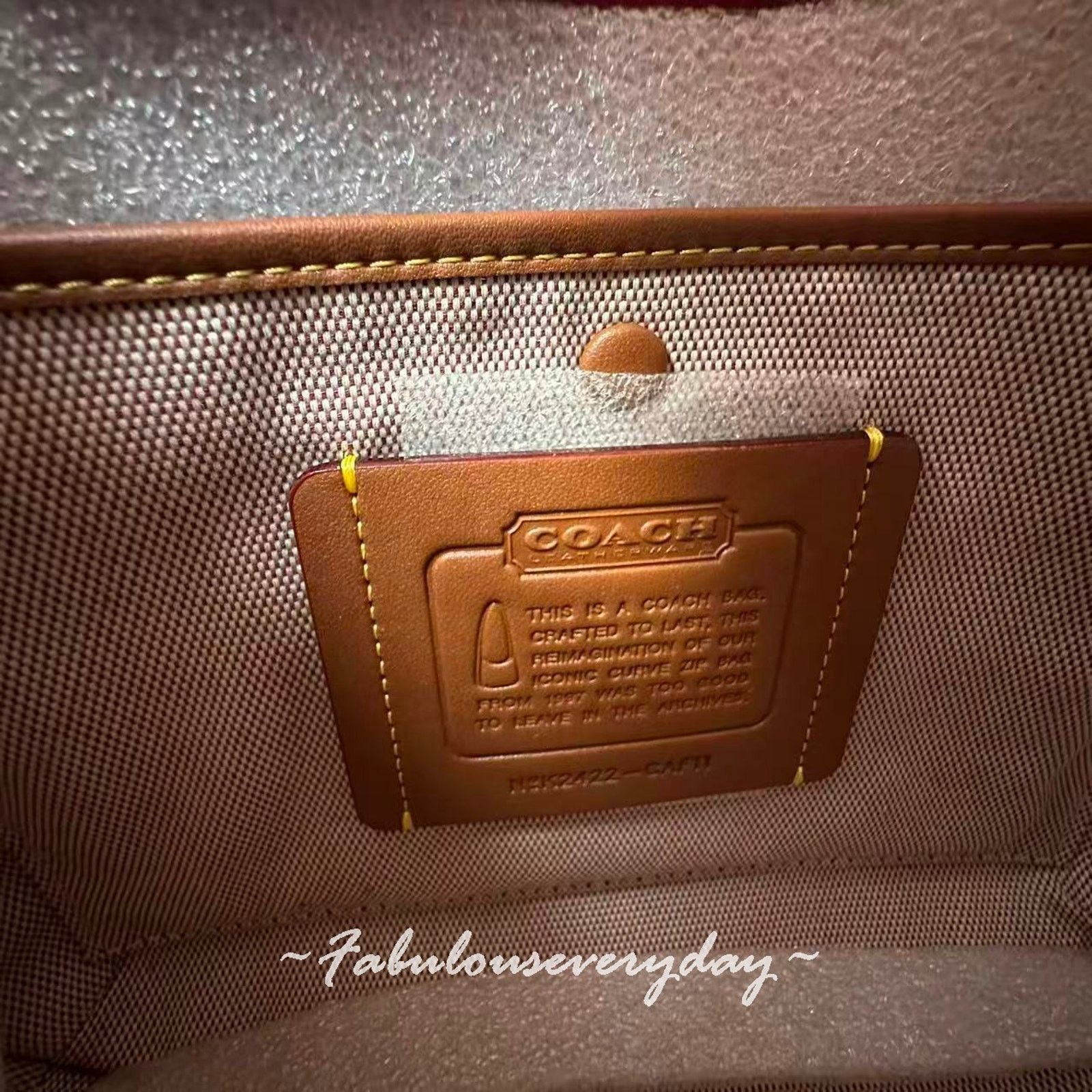 Coach Coach Curve Zip Bag Shoulder Bag In Leather/Gold/Ruby CAF11 Size ONE SIZE - 9 Thumbnail