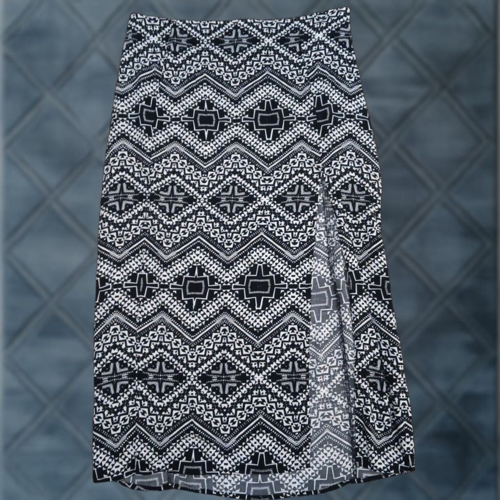 Express Express Skirt Women Midi Black White Geometric Rayon Zip Slit Pencil M Size 32" / US 10 / IT 46 - 1 Thumbnail