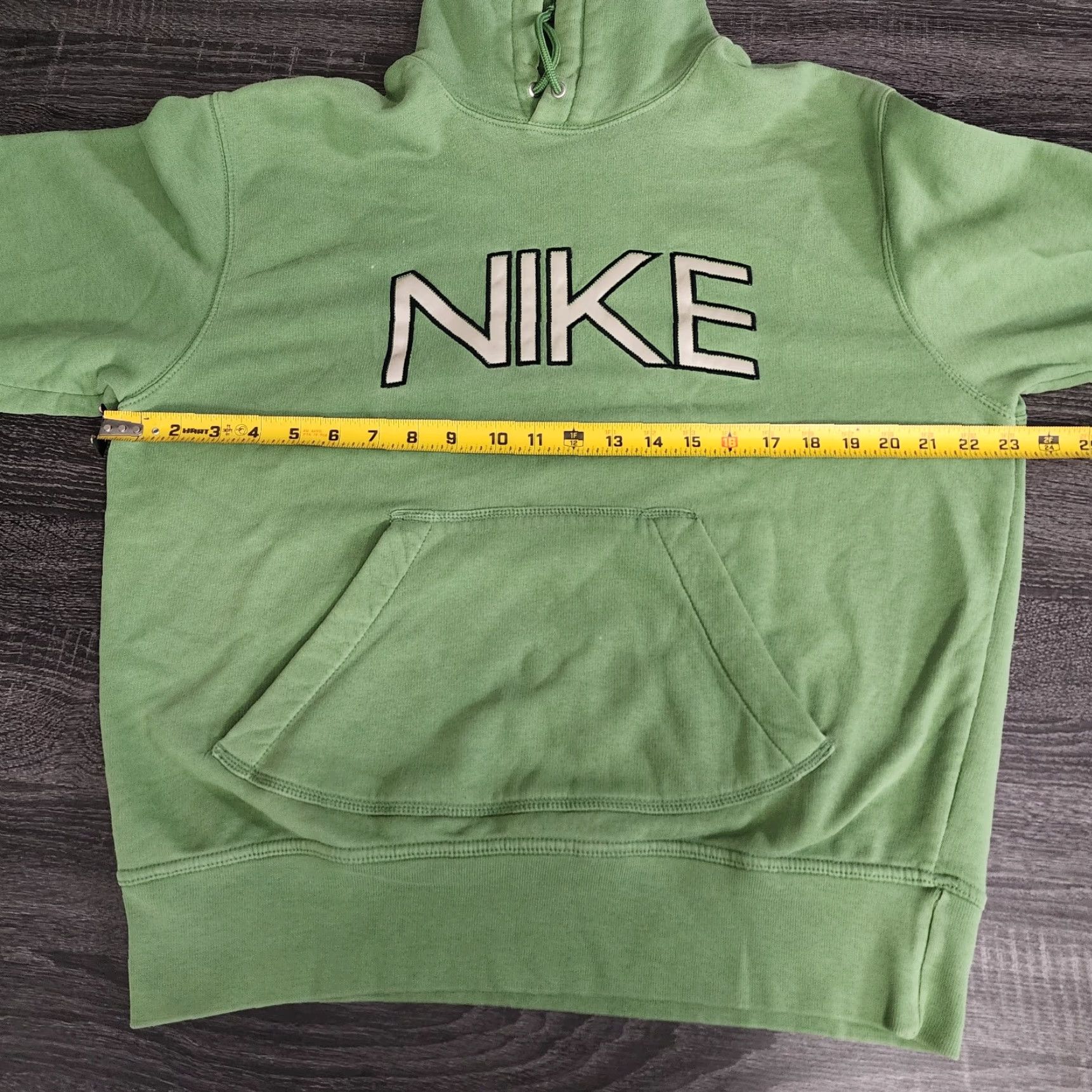 Nike VINTAGE Nike Hoodie Mens Medium Green Pullover Silver Tag Spellout Center M Mens Green Nike Hoodie Size US M / EU 48-50 / 2 - 7 Thumbnail