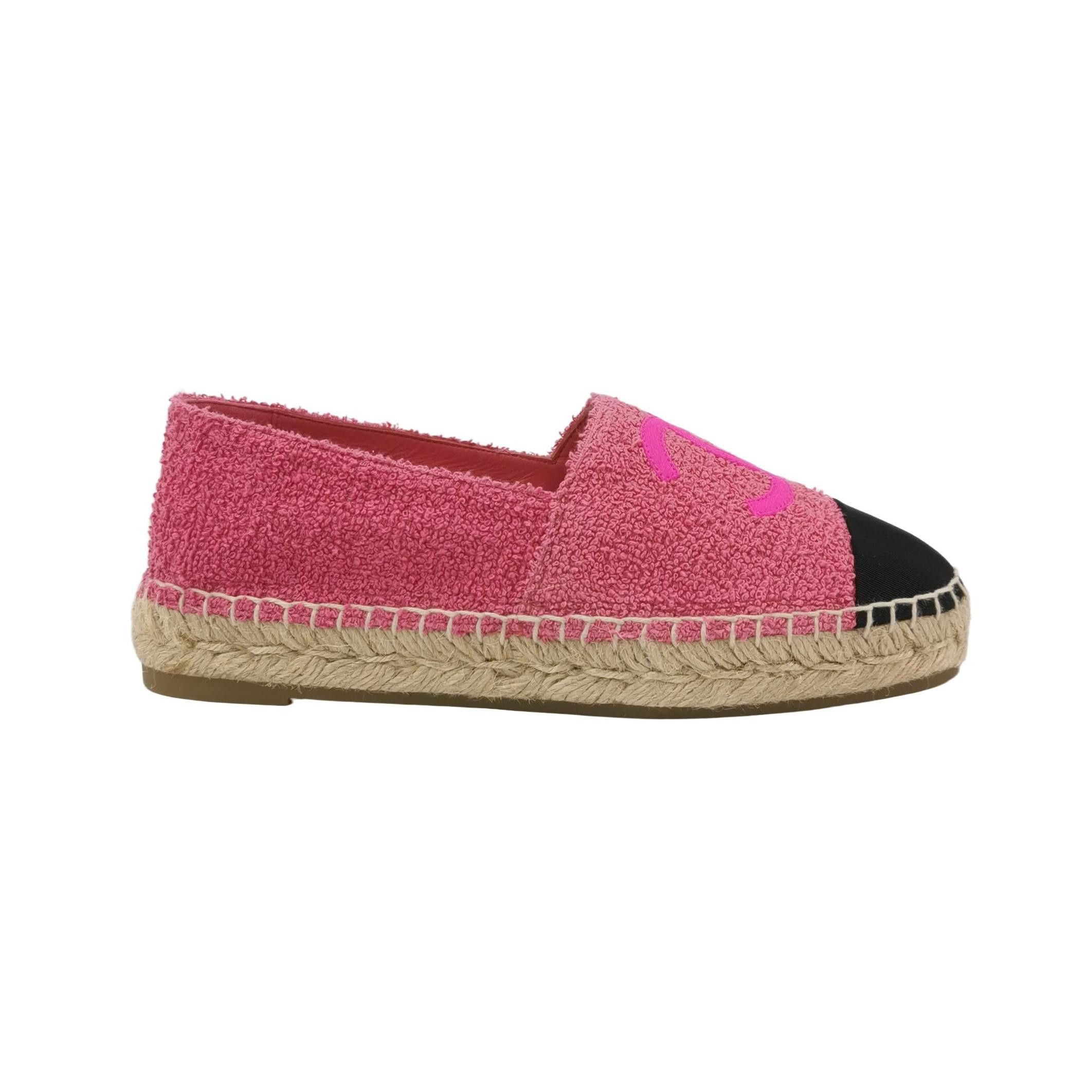 Chanel Chanel Women 7 Flats Size US 7 / IT 37 - 1 Thumbnail
