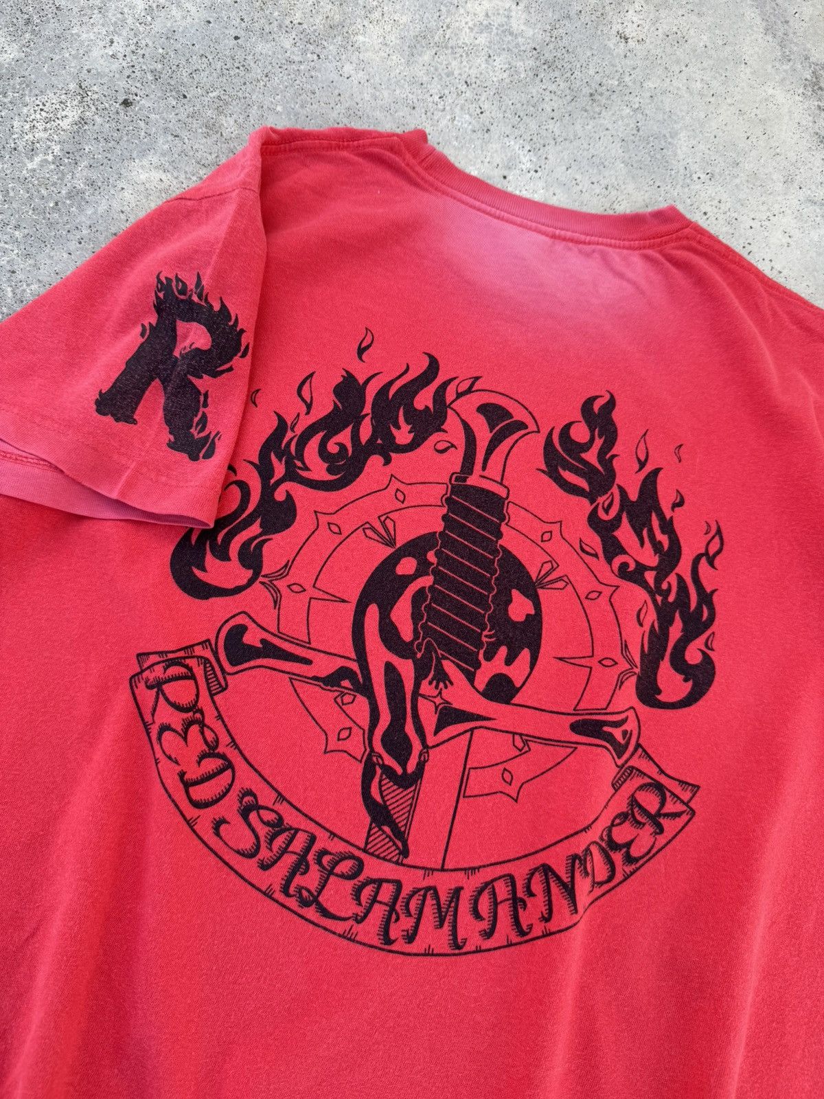 Japanese Brand Distressed Red Salamander Flames Dagger tattoo tees Size US M / EU 48-50 / 2 - 3 Thumbnail