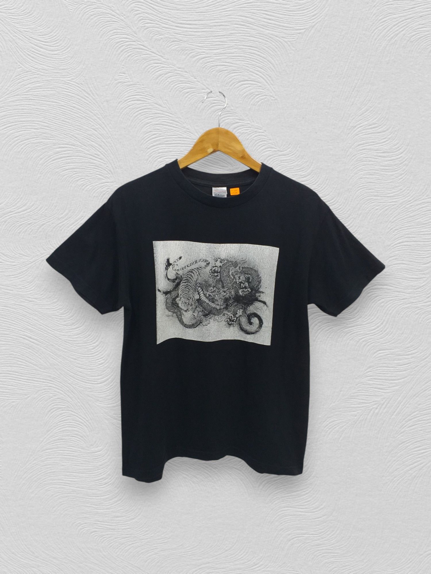 Japanese Brand Vintage Sukajan Dragon & Tiger Medium T Shirt -C011 Size US M / EU 48-50 / 2 - 1 Thumbnail