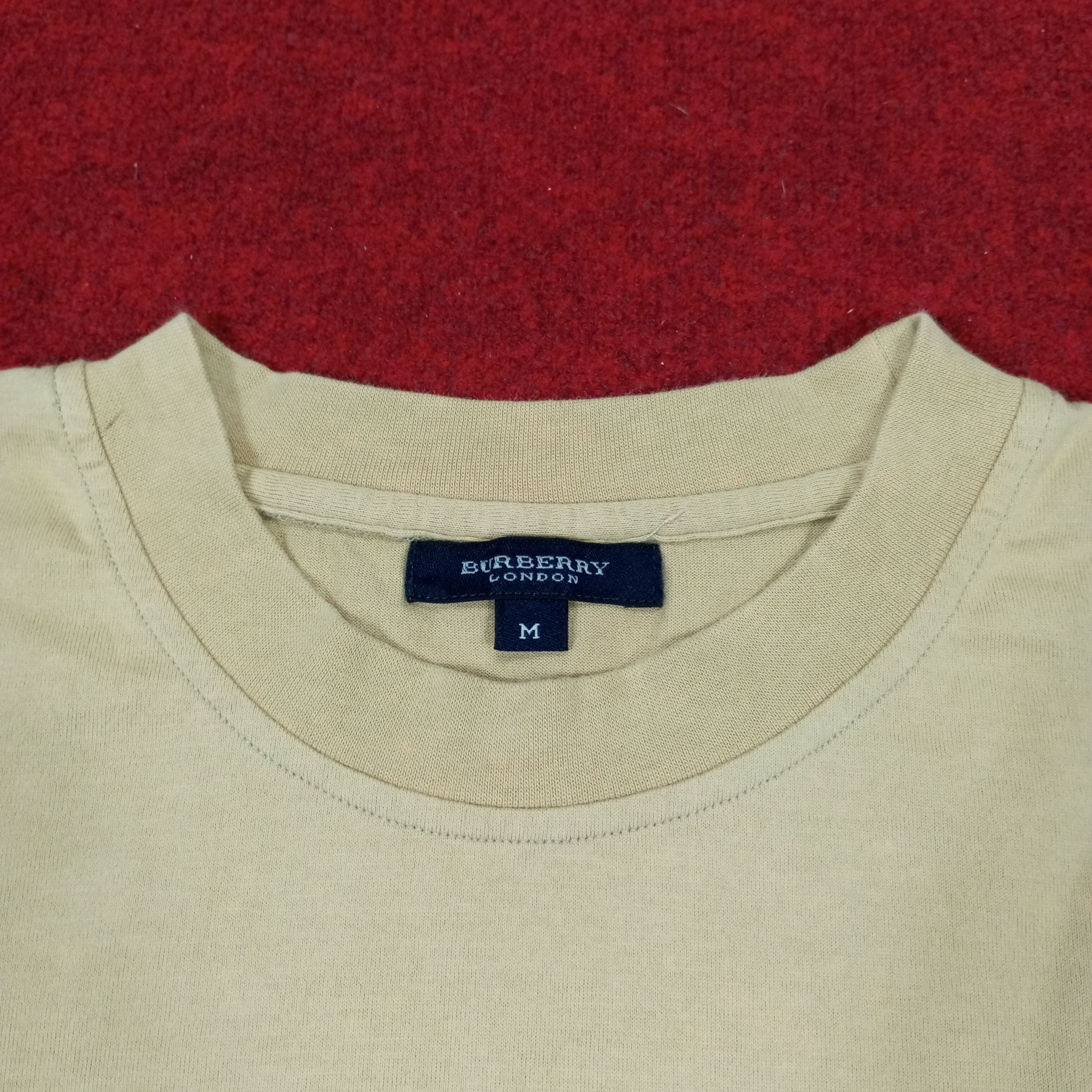 Burberry × Vintage Burberry London Pocket Design Fashion Style Tshirt Size US M / EU 48-50 / 2 - 5 Thumbnail