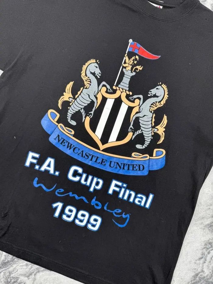 Vintage Vintage Newcastle United 1999 FA Cup Final T-Shirt Soccer Size US XL / EU 56 / 4 - 4 Thumbnail