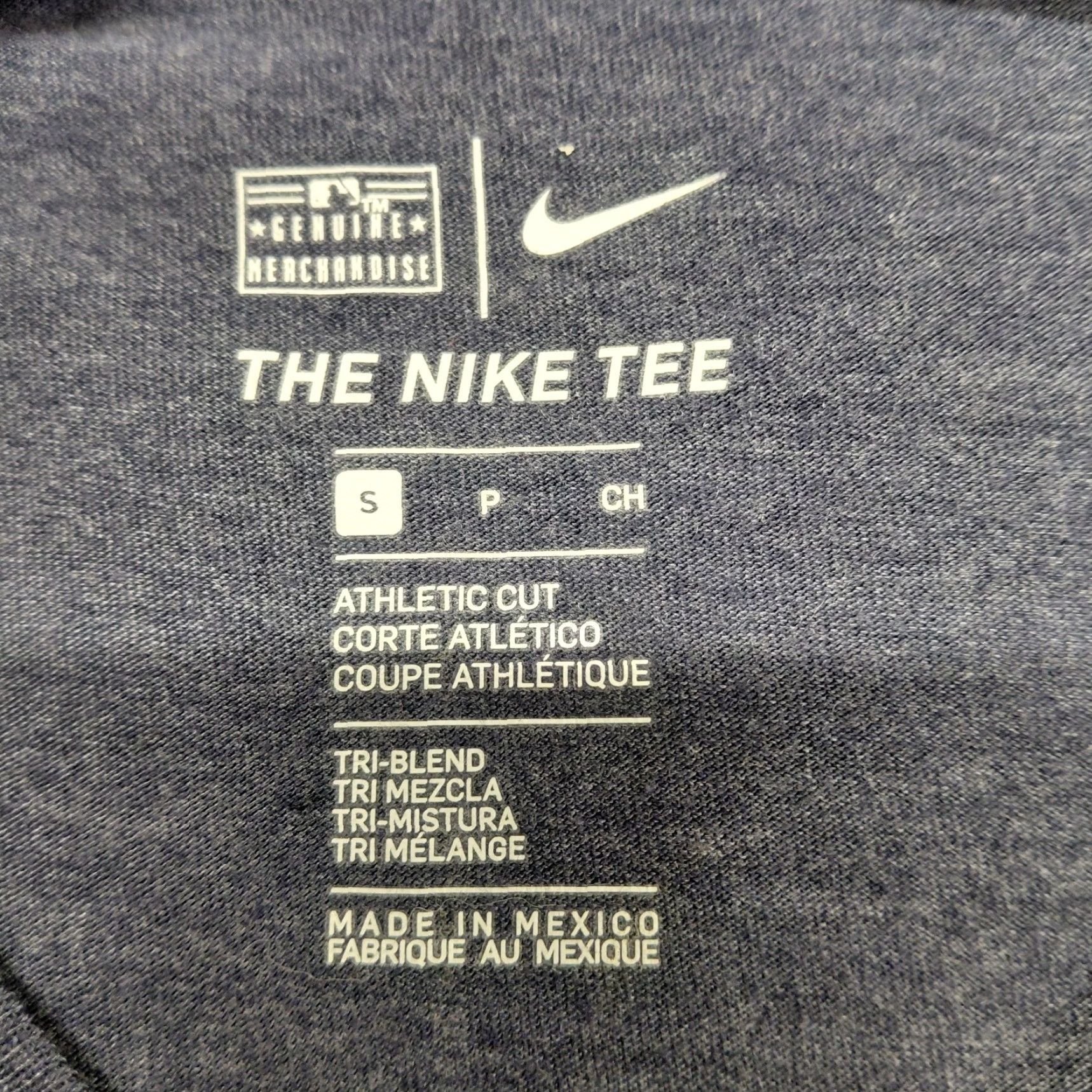 Nike Nike T-Shirt Women Athletic Cut V-Neck Short Sleeve Gray Atlanta Braves Size S Size S / US 4 / IT 40 - 7 Thumbnail