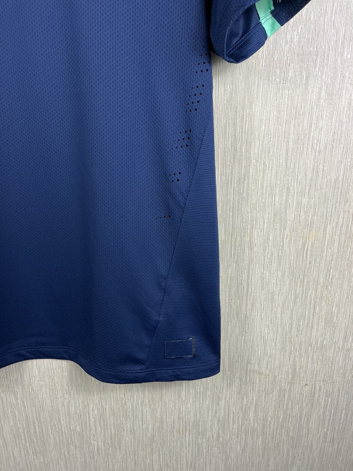 Nike Vintage Nike Barcelona y2k soccer jersey t-shirt navy tee Size US L / EU 52-54 / 3 - 6 Thumbnail