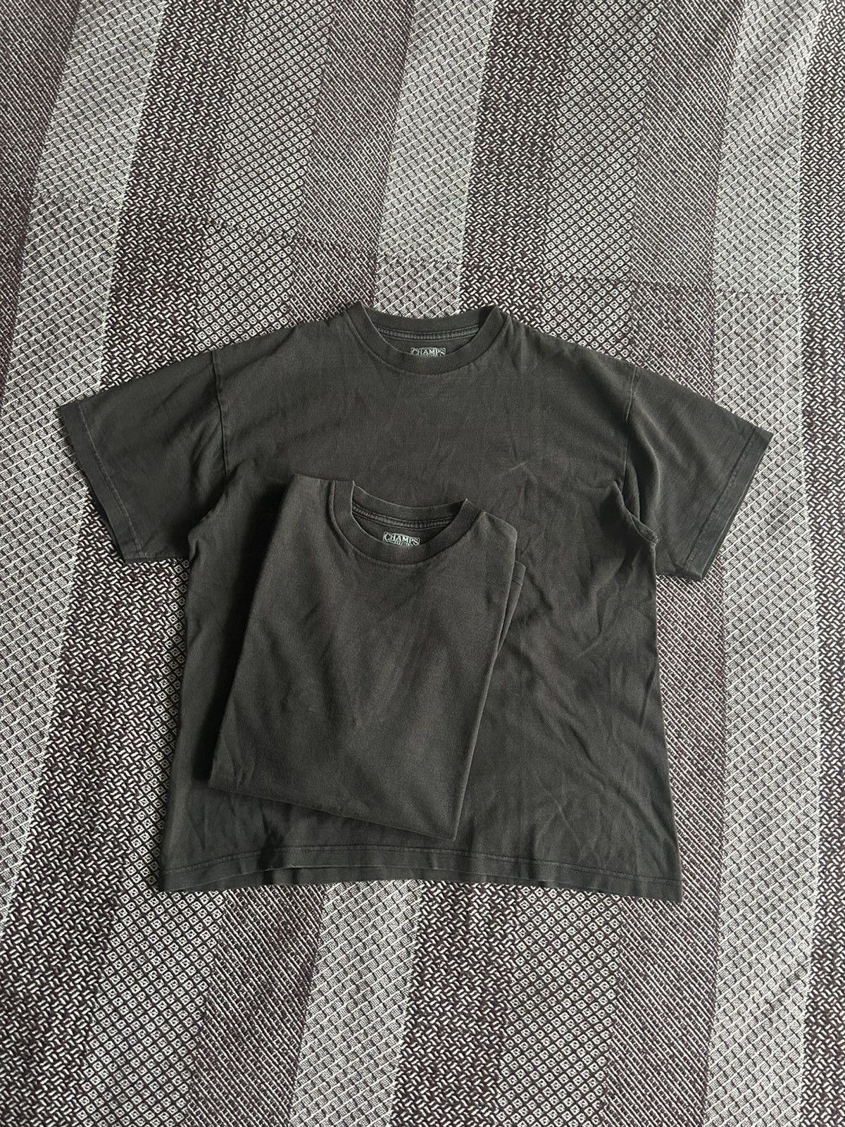 Vintage Vintage 2X Brown Blank Tee 90s Champs Sports Streetwear SZ M Size US M / EU 48-50 / 2 - 1 Thumbnail