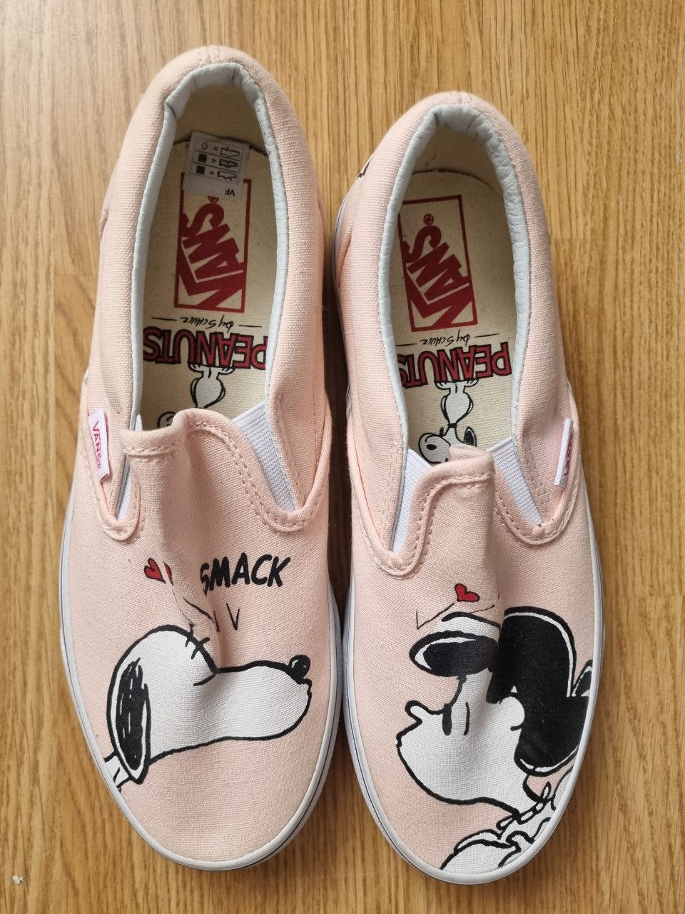 Peanuts × Vans Vans Slip-On Peanuts Smack Size US 6 / IT 36 - 4 Thumbnail