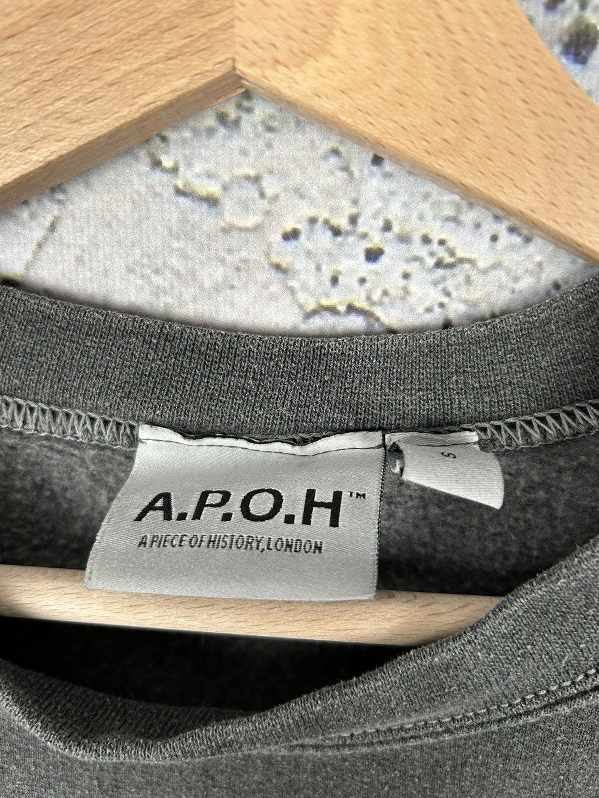 Vintage Vintage APOH A Piece Of History London Graphic Crewneck Hype Size US S / EU 44-46 / 1 - 4 Thumbnail