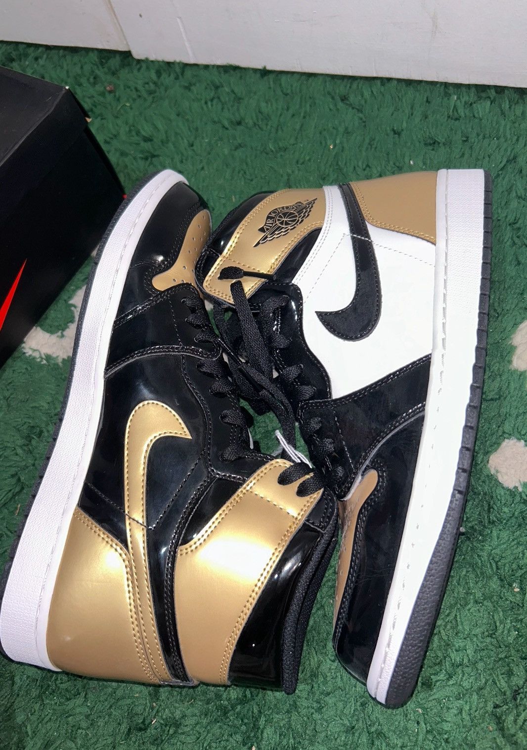 Jordan Brand Size 12 - Air Jordan 1 Retro OG NRG High Gold Toe Preowned Size US 12 / EU 45 - 3 Thumbnail
