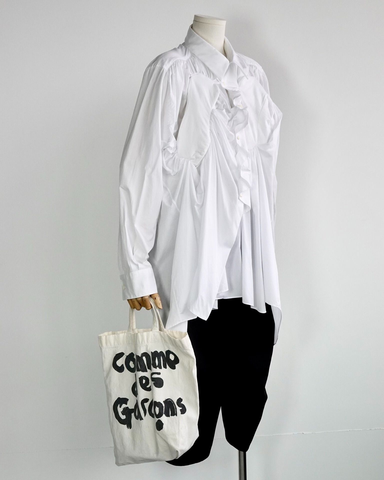 Comme des Garcons Comme des Garçons Asymmetrical White Shirt Size US L / EU 52-54 / 3 - 1 Thumbnail