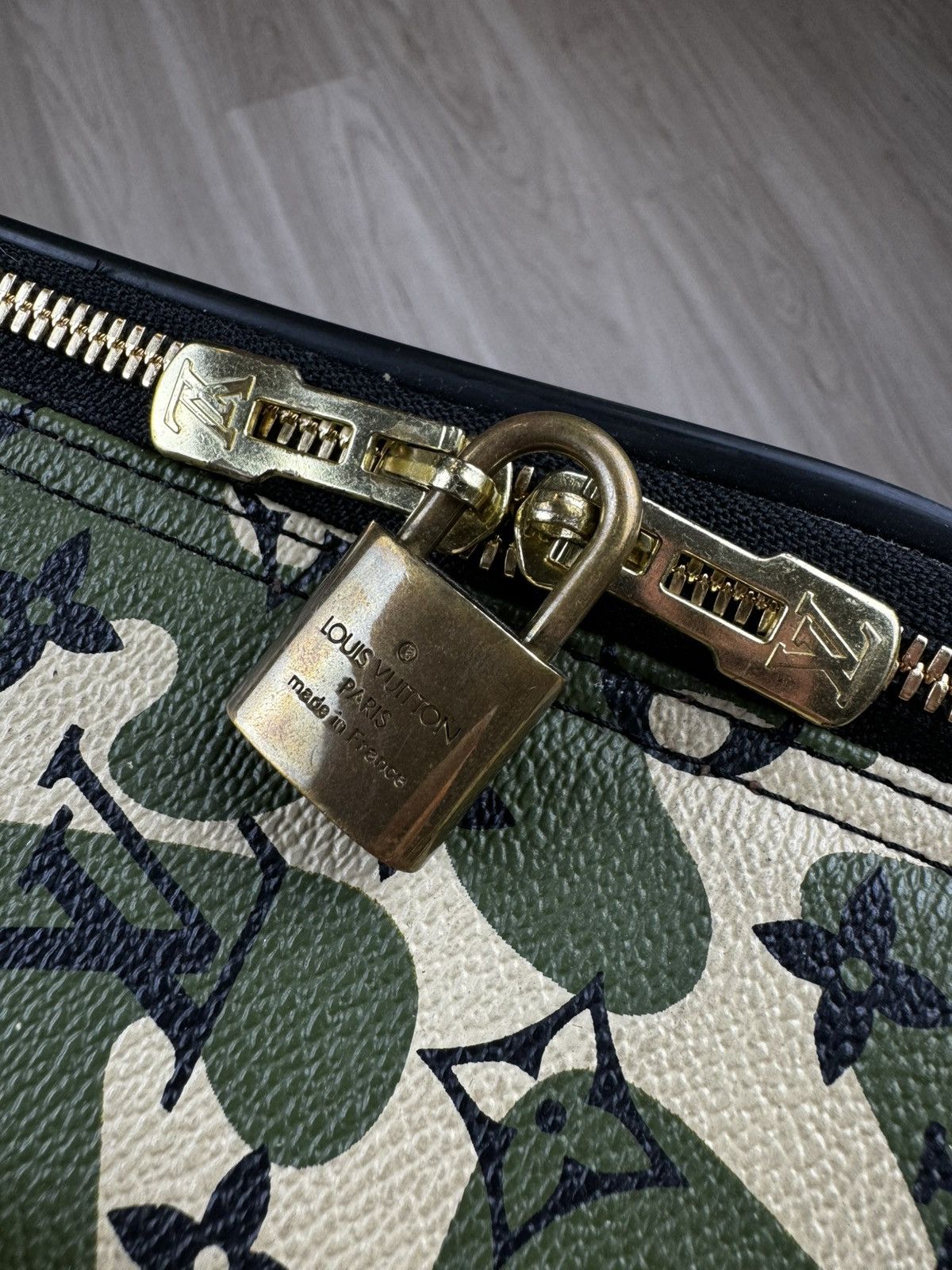 Louis Vuitton × Takashi Murakami Louis Vuitton Takashi Murakami Pegase 60 Monogramouflage Bag Size ONE SIZE - 13 Thumbnail