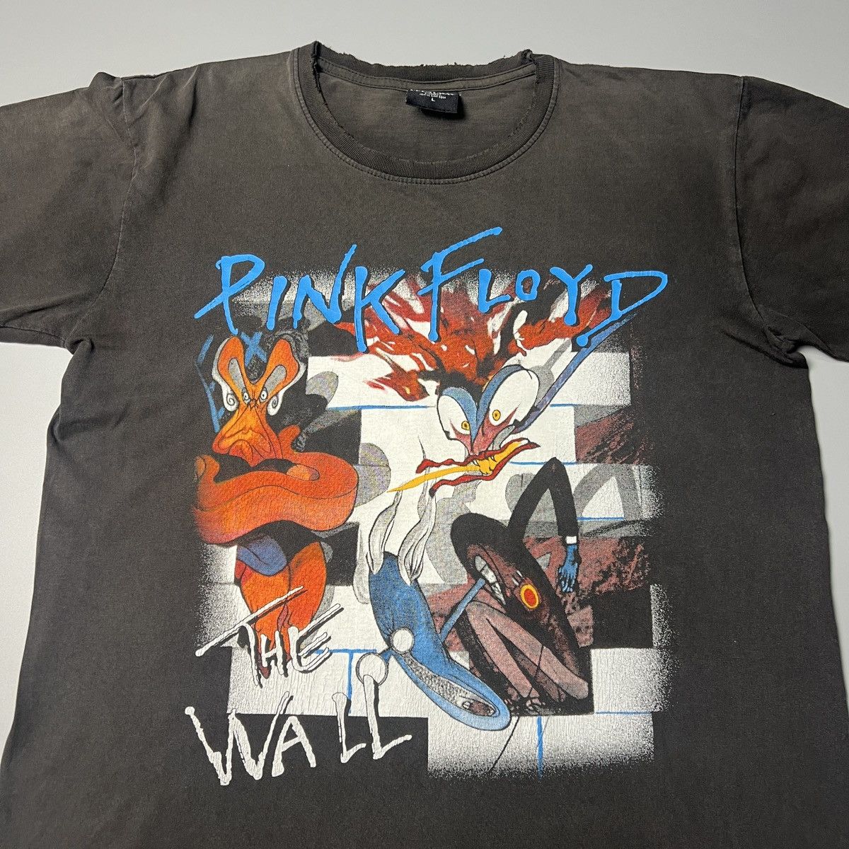 Vintage Pink Floyd The Wall Sun Faded Distressed Band Tee
