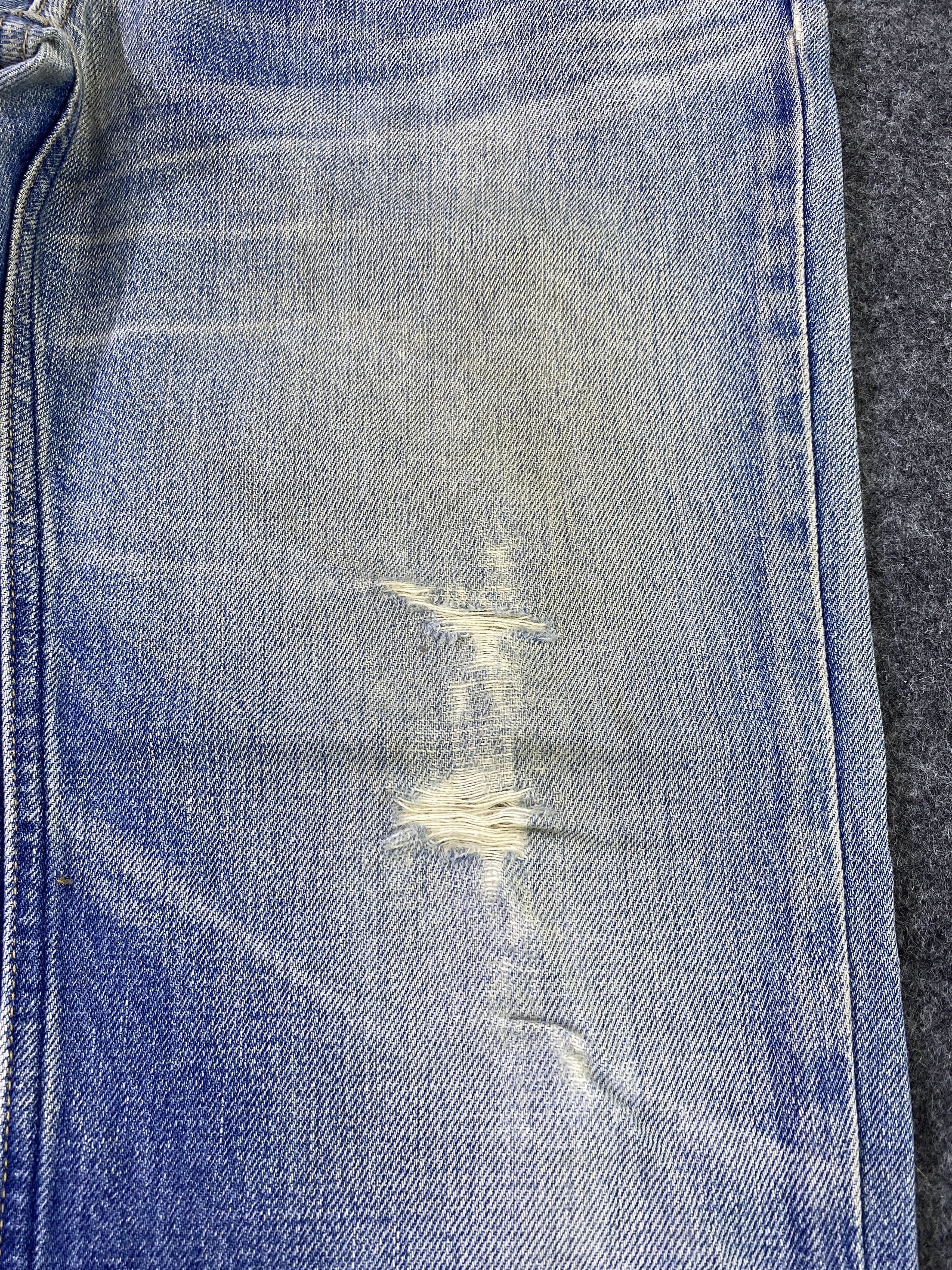 Levi's Vintage Levi's 519 Distressed Blue Wash Jeans - J964 Size US 31 - 15 Thumbnail