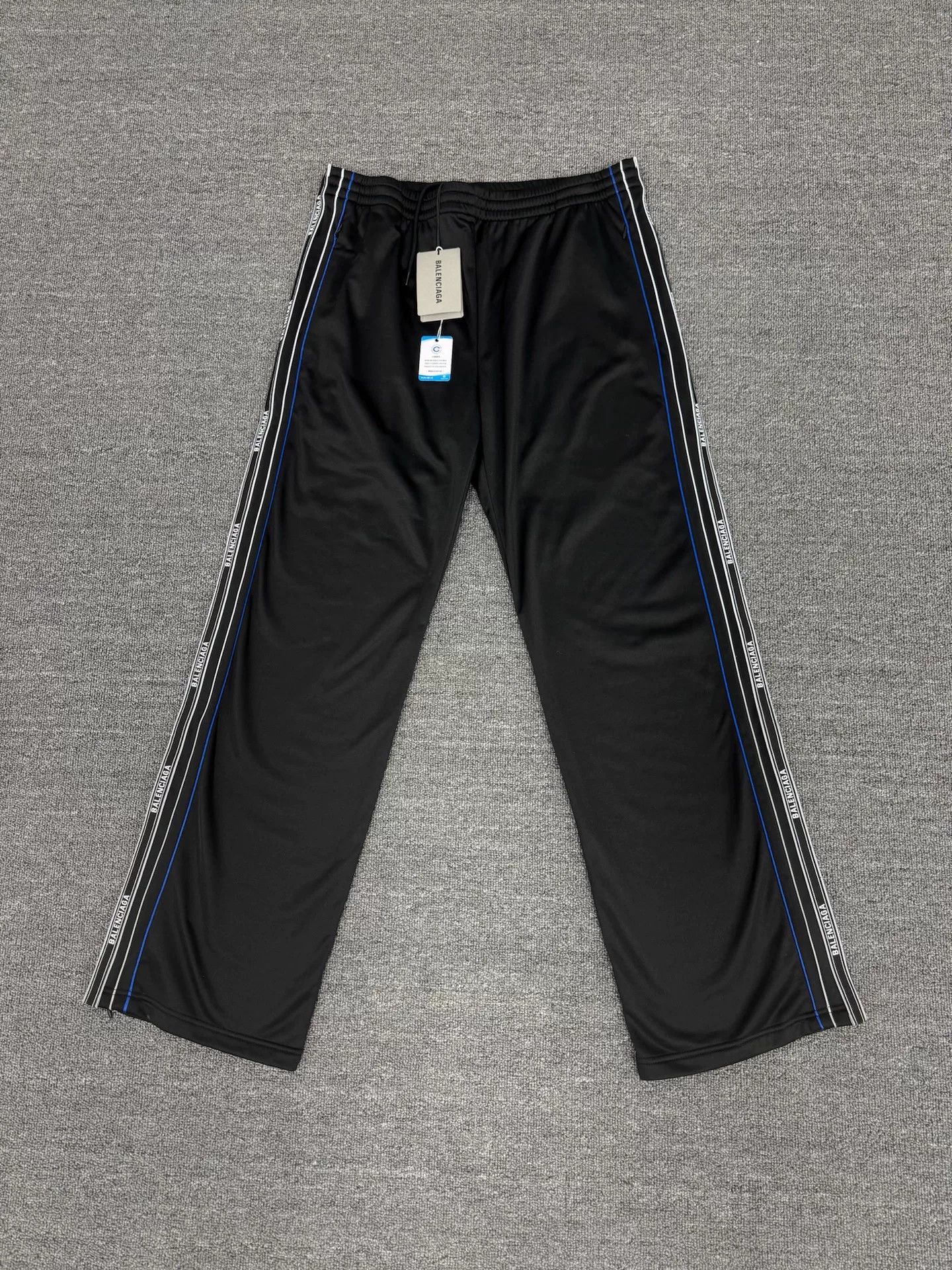 Balenciaga Balenciaga Side Logo Nylon Pants Size US 36 / EU 52 - 1 Thumbnail